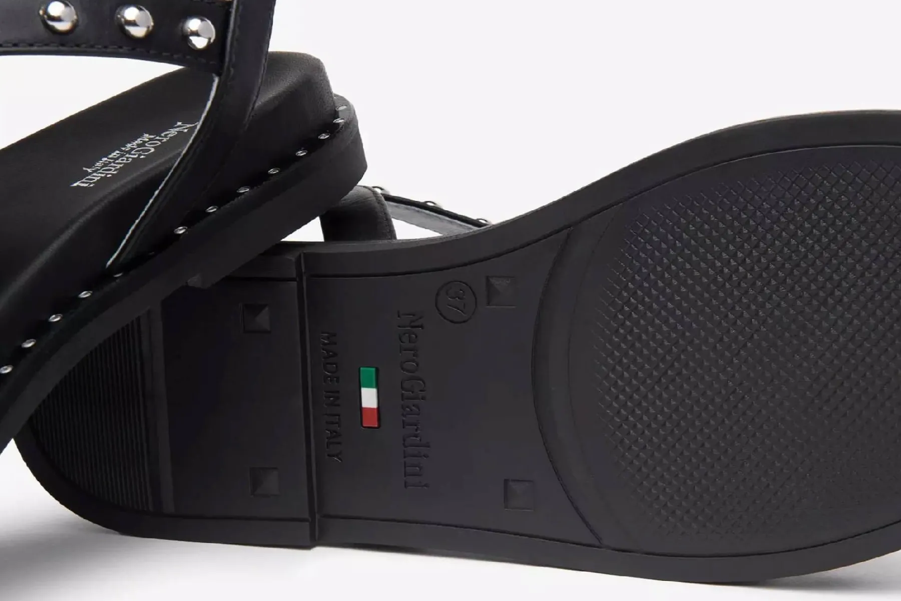 Sandalias planas E513480D | Nerogiardini Online